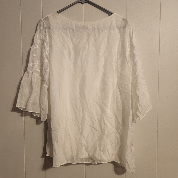 5/$10 NWT 3/4 bell sleeve white light weight blouse - Picture 2 of 8